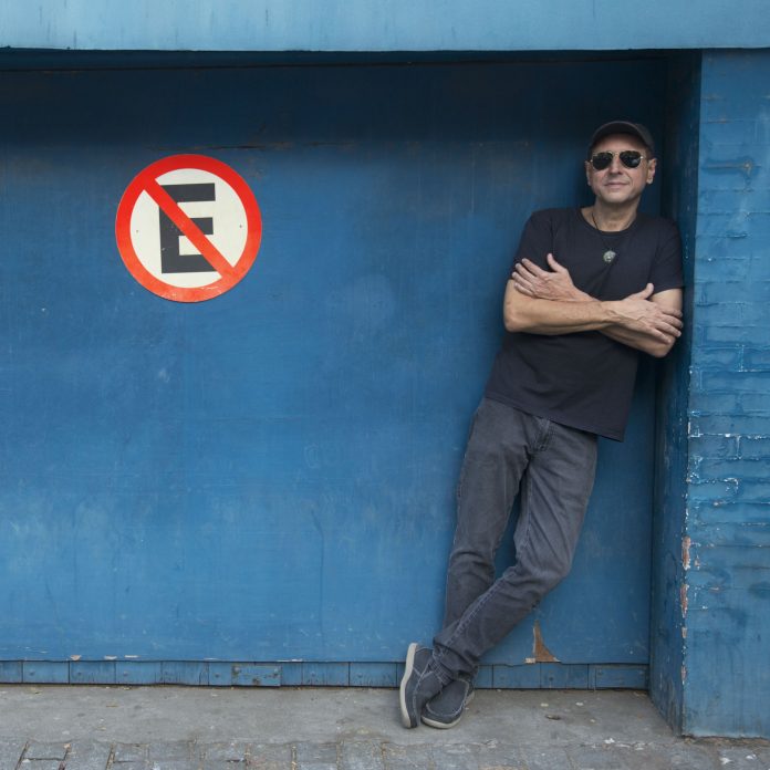 NA CAIXA DE CD - ED 68 GUTO GOFFI