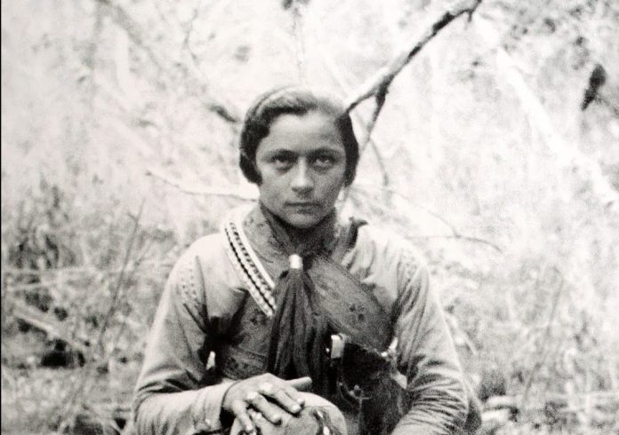 Maria_Bonita,_fotografada_em_1936_por_Benjamin_Abrahão_Botto