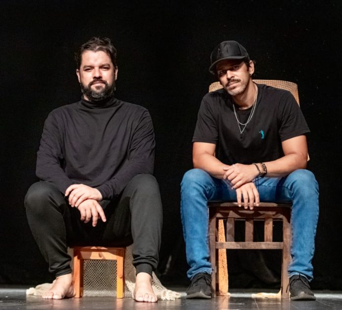 PLATEIA - VitorPereseRenanMonteiro (002)