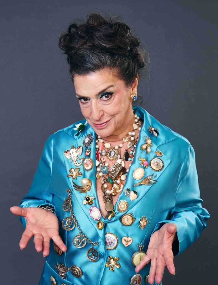 6 - Grace Gianoukas como Dora (Crédito fotográfico João Pedro Hachiya)